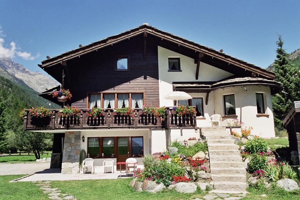 Haus Alpenstern Apartman Saas-Grund Szoba fotó
