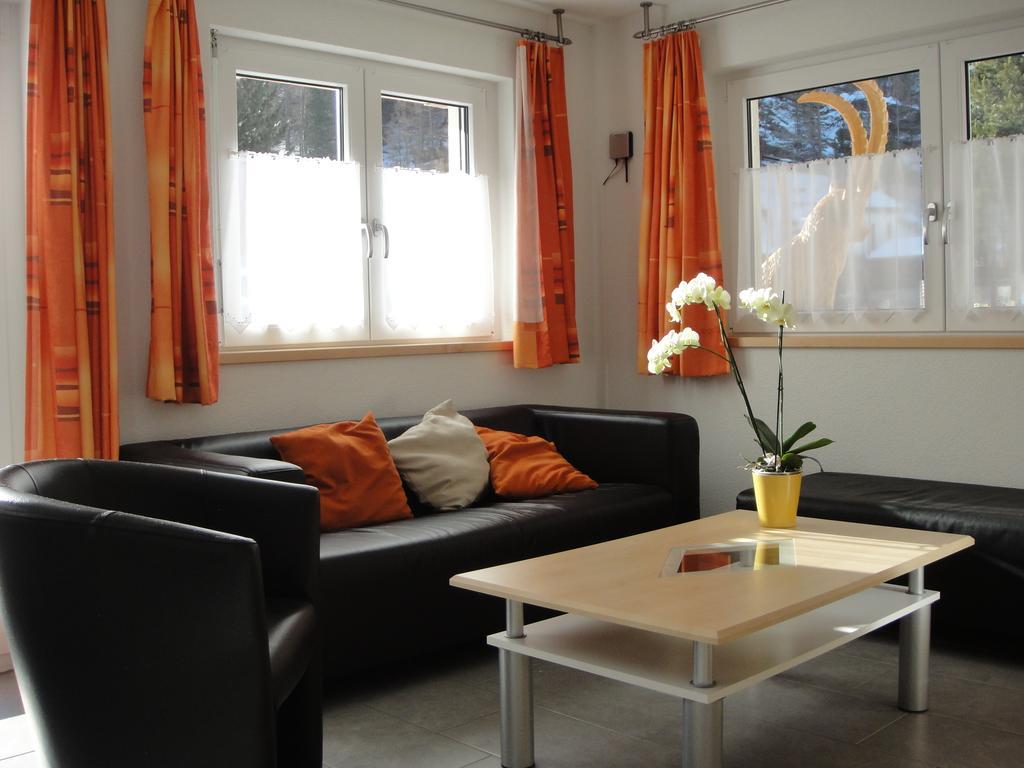 Haus Alpenstern Apartman Saas-Grund Szoba fotó