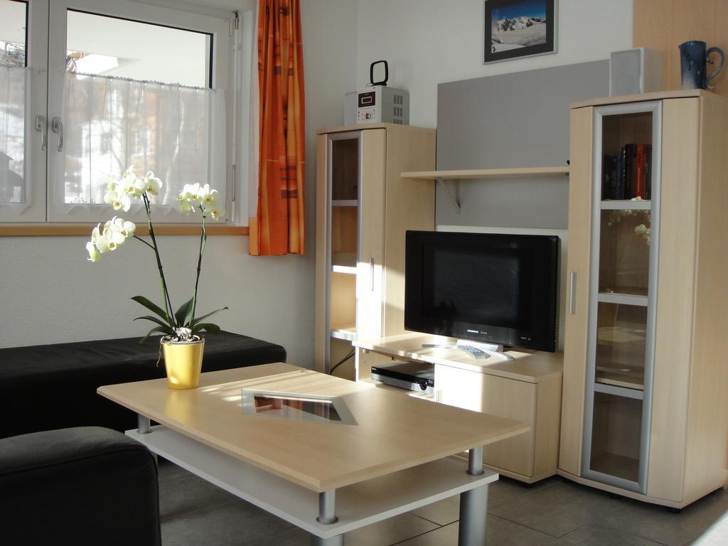 Haus Alpenstern Apartman Saas-Grund Szoba fotó