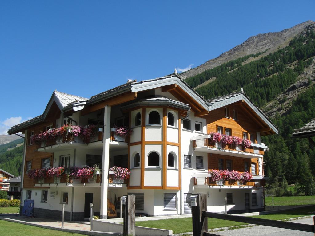 Haus Alpenstern Apartman Saas-Grund Kültér fotó