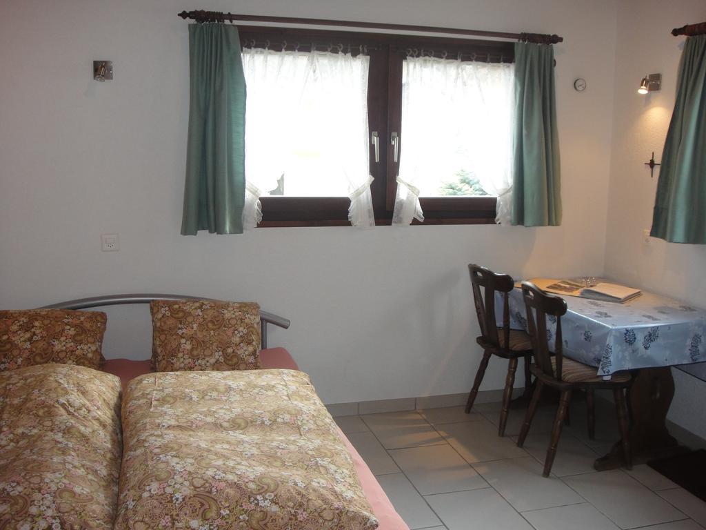 Haus Alpenstern Apartman Saas-Grund Szoba fotó